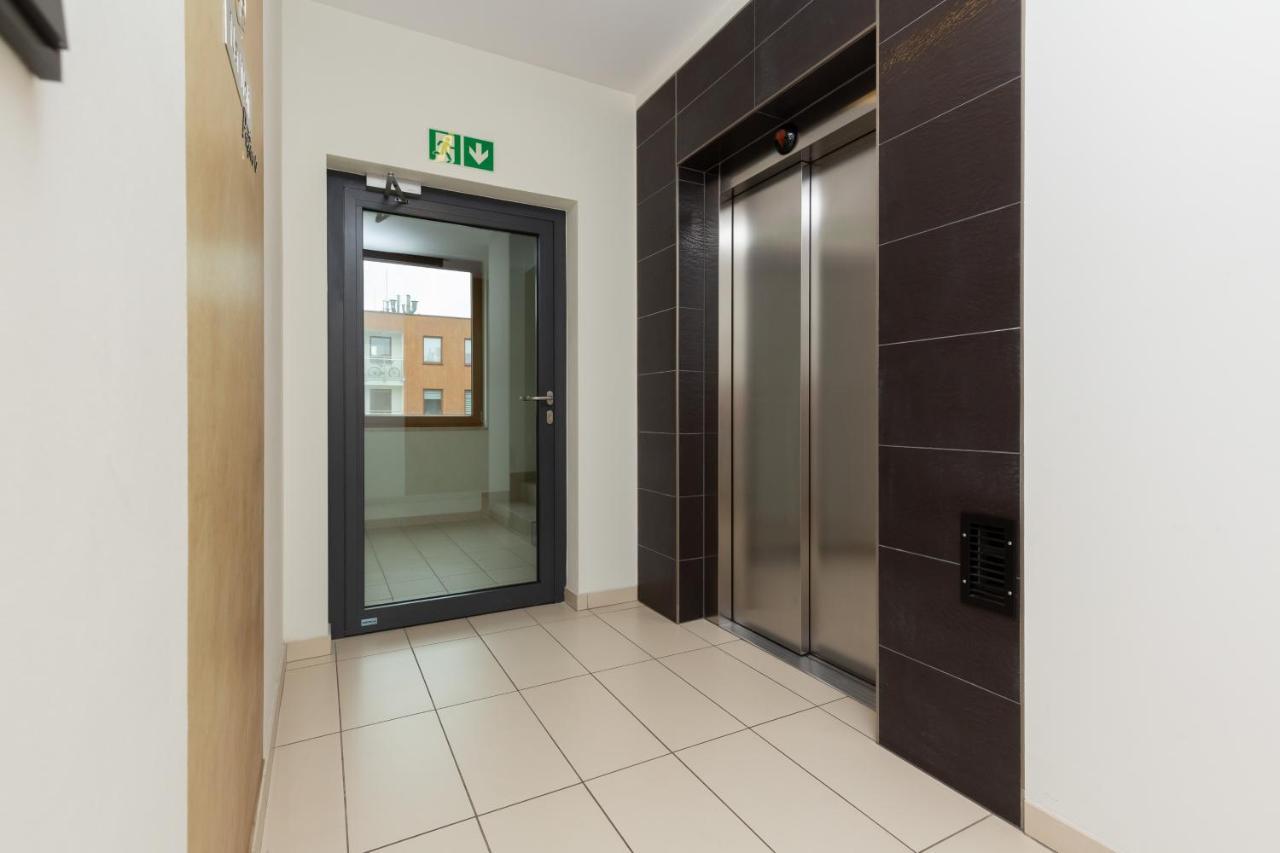 Apartament Na Woli Sowinskiego By Noclegi Renters Varsó Kültér fotó